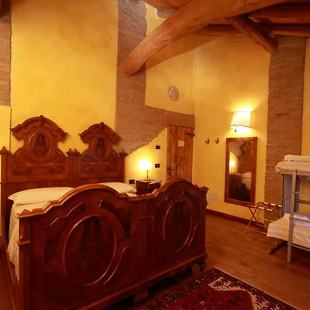 Farm stay Le Pradine Mirabello